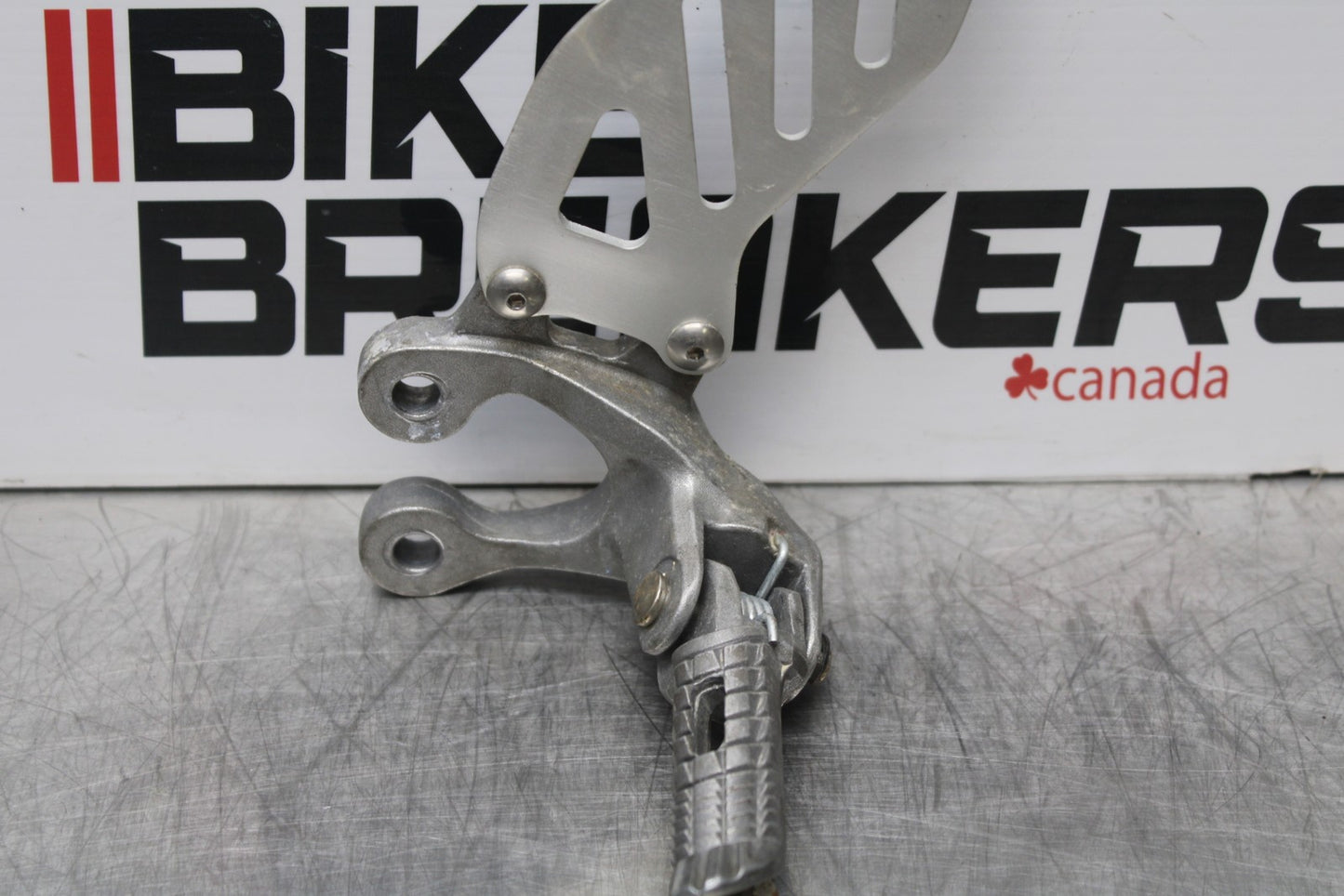 11-22 SUZUKI GSXR 600  LEFT REARSET REAR SET DRIVER FOOT PEG REST STOP BB193