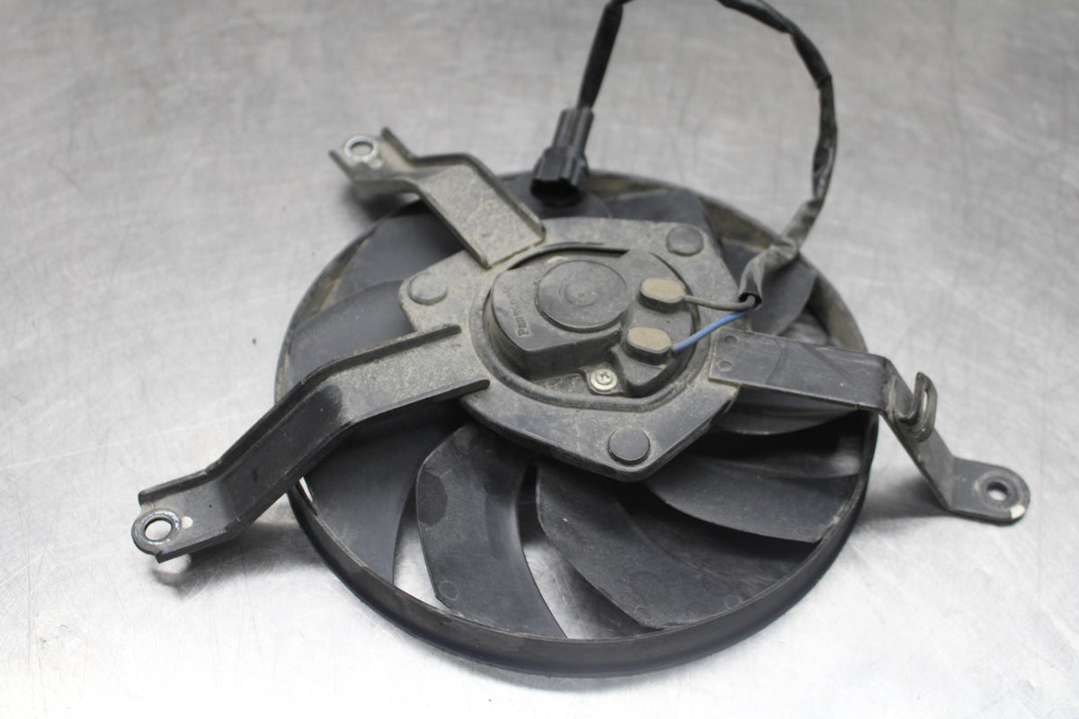 23 KAWASAKI Z900RS ENGINE RADIATOR COOLING FAN BB935