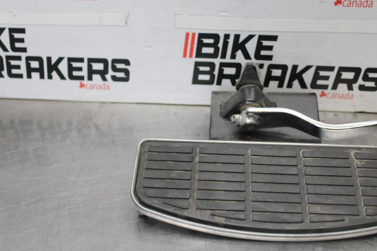 05-09 SUZUKI BOULEVARD C90 RIGHT FRONT FOOT REST PEG STEP BB918