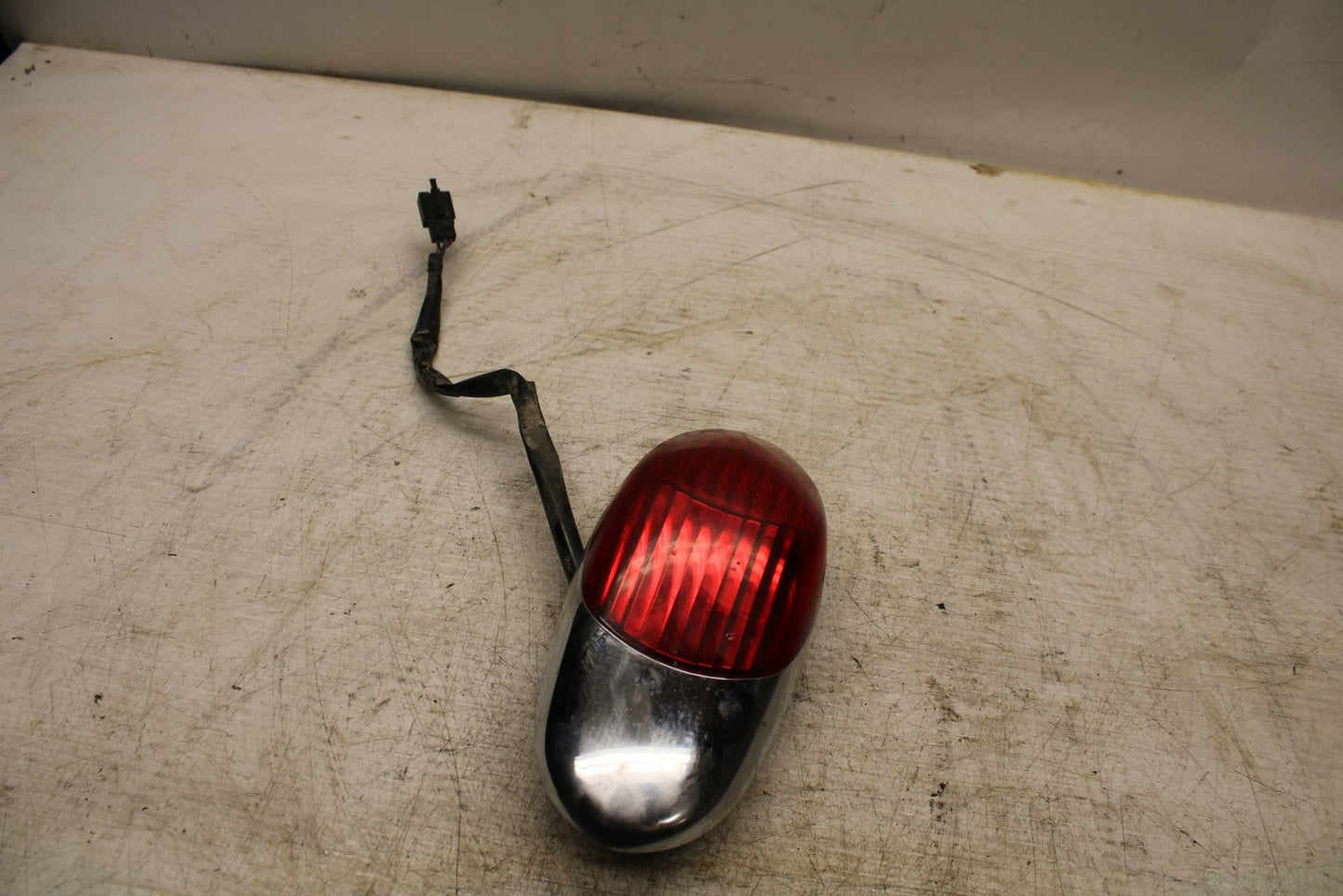 06-21 KAWASAKI VULCAN 900 TAILLIGHT REAR TAIL BRAKE LIGHT BB363
