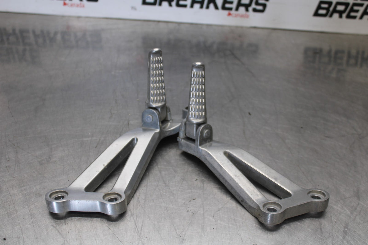 00-05 KAWASAKI NINJA ZX12R REAR BACK PASSENGER PEG SET PAIR BB892