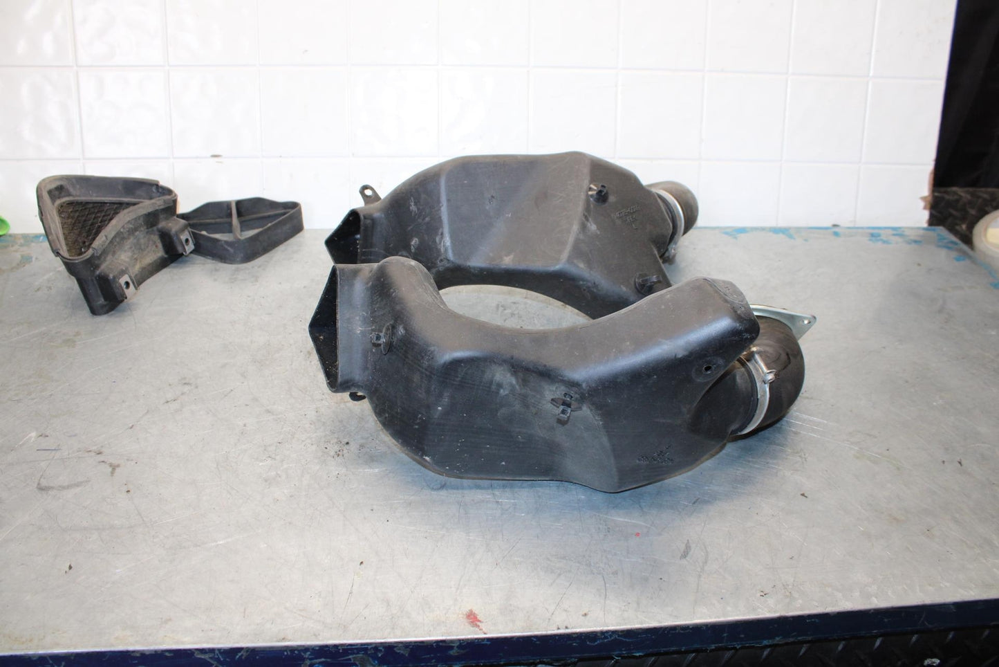 06-07 KAWASAKI NINJA ZX14R RIGHT LEFT AIR INTAKE DUCTS bb433