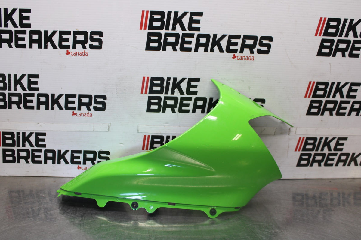 04-05 KAWASAKI NINJA ZX10R RIGHT FRONT UPPER MID SIDE FAIRING COWL PLASTIC BB931