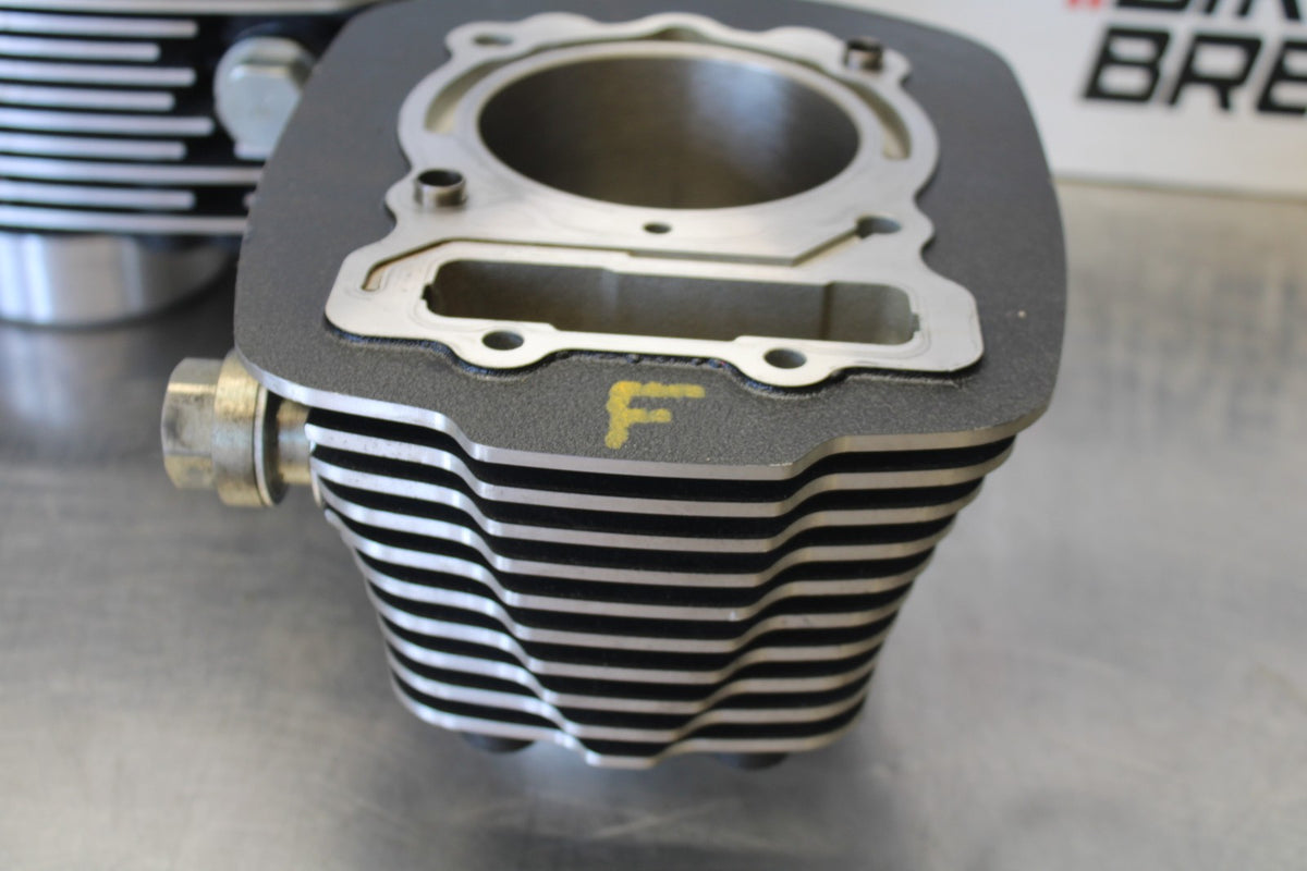 03-17 VICTORY VEGAS ENGINE TOP END CYLINDER SET BB874