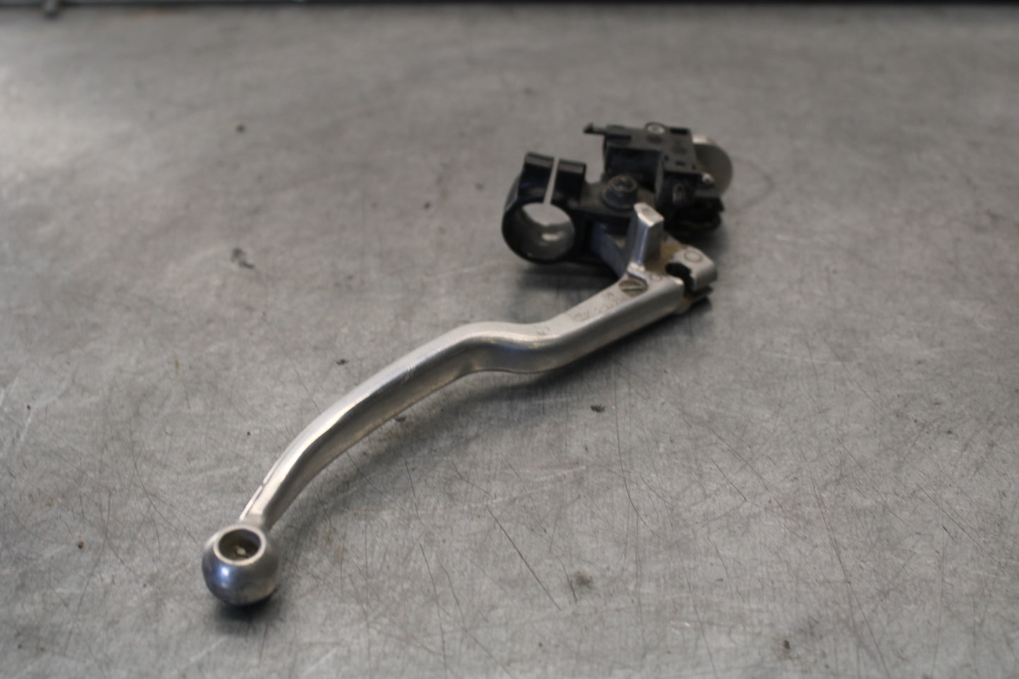09-15 YAMAHA FZ6R CLUTCH PERCH MOUNT WITH LEVER BB686