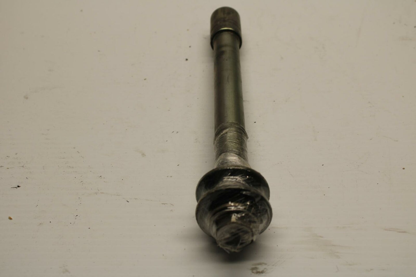 06 YAMAHA YZF R6 FRONT WHEEL RIM AXLE PIVOT BOLT BB23 A