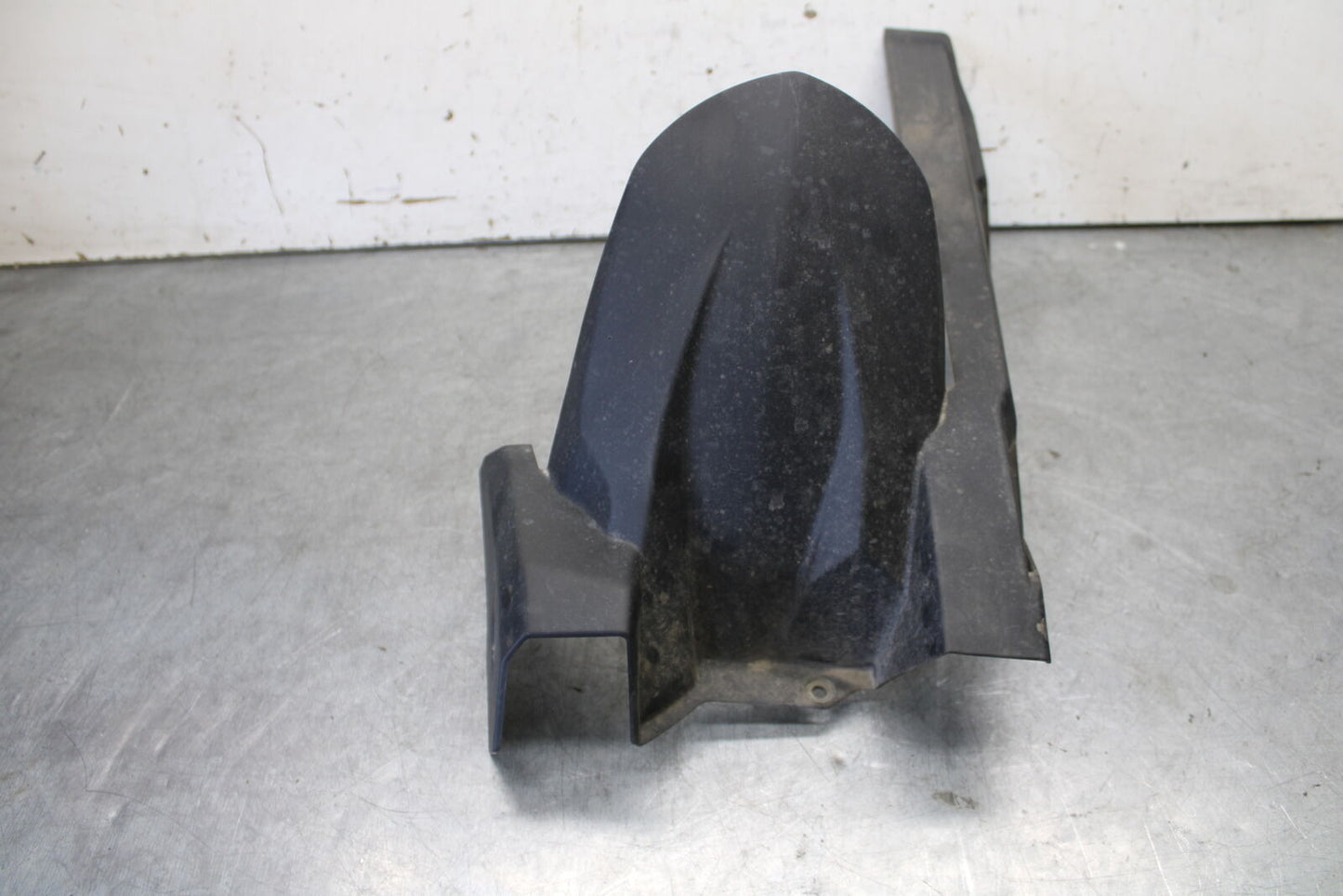 18-23 KAWASAKI NINJA 400 REAR BACK DRIVE CHAIN GUARD COVER SHIELD BB679