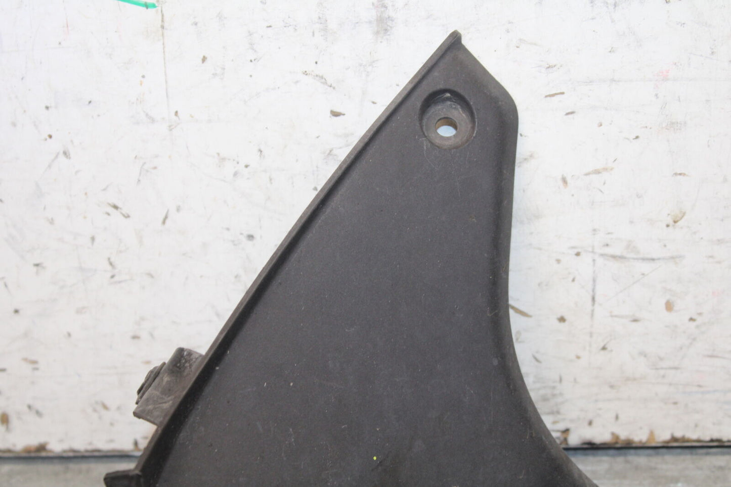 09-12 KAWASAKI NINJA ZX6R FRONT LOWER INNER EXHAUST V FAIRING COWL GUARD BB698