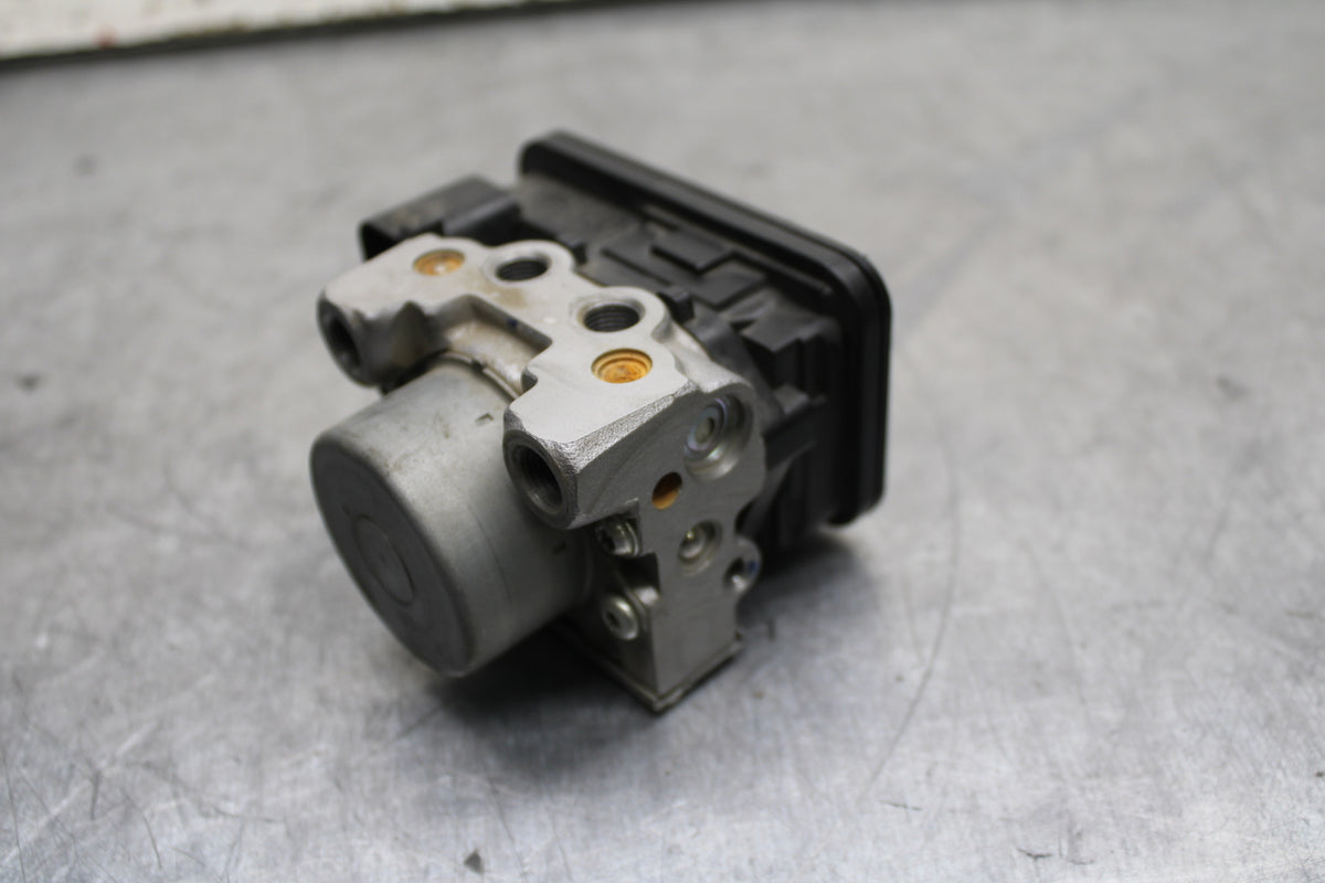 15-16 HONDA CB300F ABS PUMP UNIT MODULE BB740