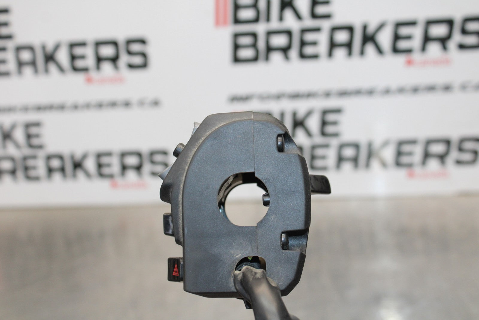 21-23 KAWASAKI NINJA ZX6R LEFT CLIP ON HANDLE HORN SIGNALS SWITCH SWITCHES BB179