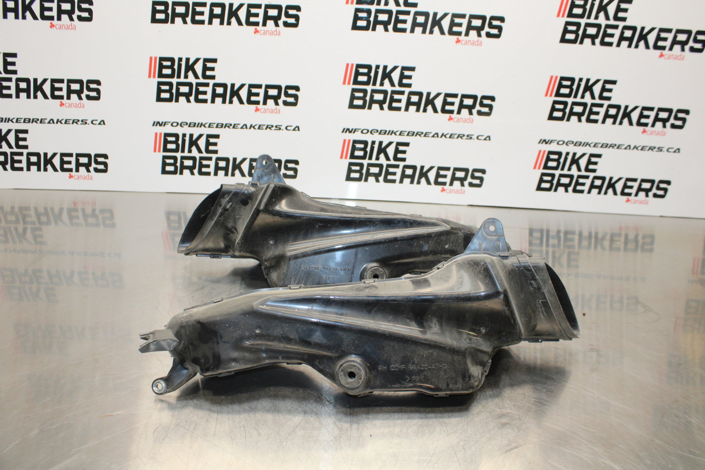 11 SUZUKI GSXR1000 RIGHT LEFT AIR INTAKE DUCTS BB142