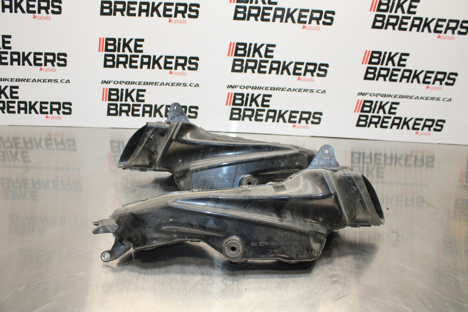 11 SUZUKI GSXR1000 RIGHT LEFT AIR INTAKE DUCTS BB142