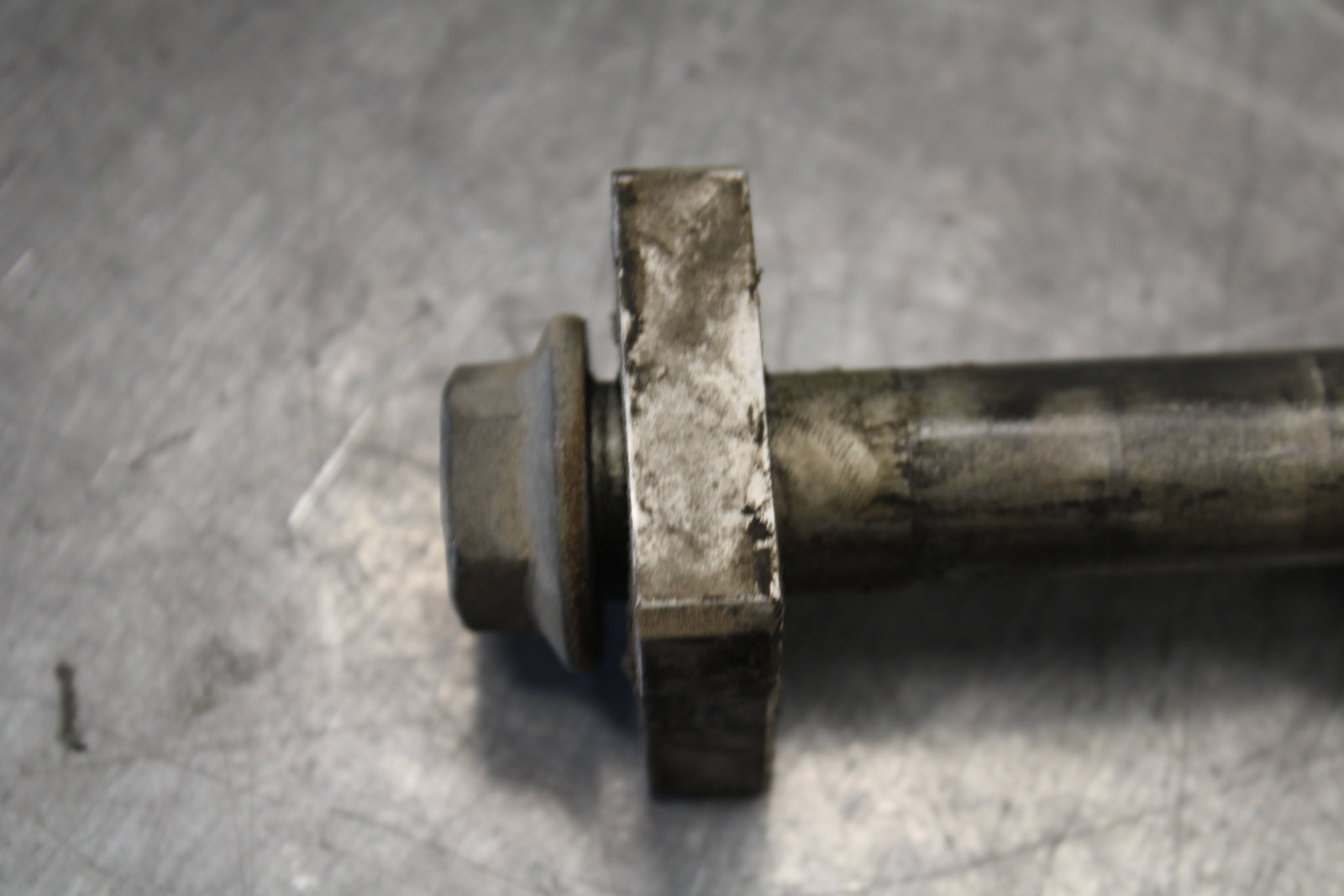 16-17 KAWASAKI VULCAN S 650 EN650 ABS REAR AXLE WHEEL RIM PIVOT BOLT AXEL  BB731