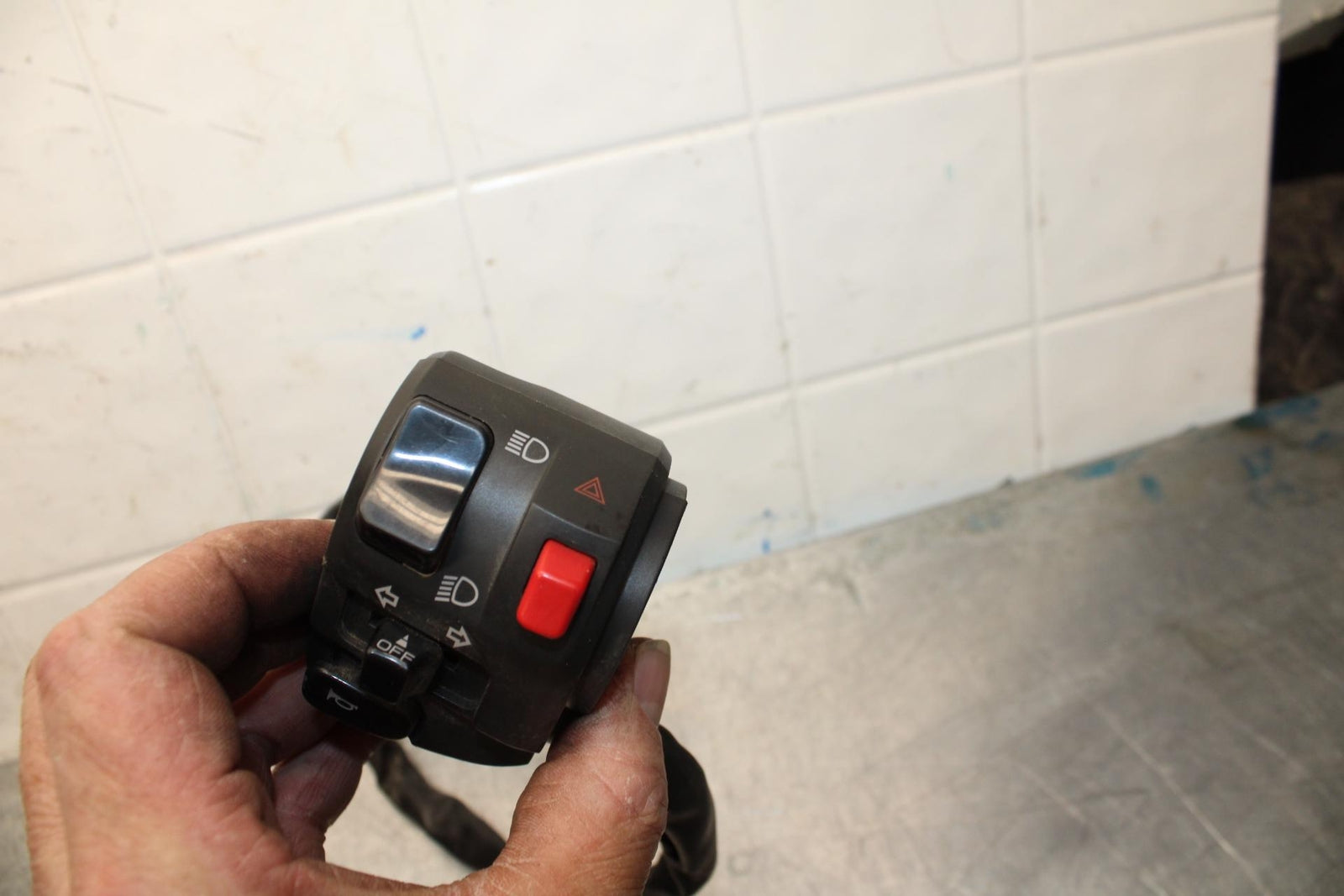 08-09 KAWASAKI NINJA ZX14R LEFT CLIP ON HANDLE HORN SIGNALS SWITCH SWITCHES BB73