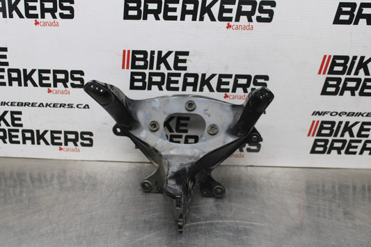 08-09 YAMAHA YZF R6S UPPER FAIRING MIRROR GAUGES STAY BRACKET BB796