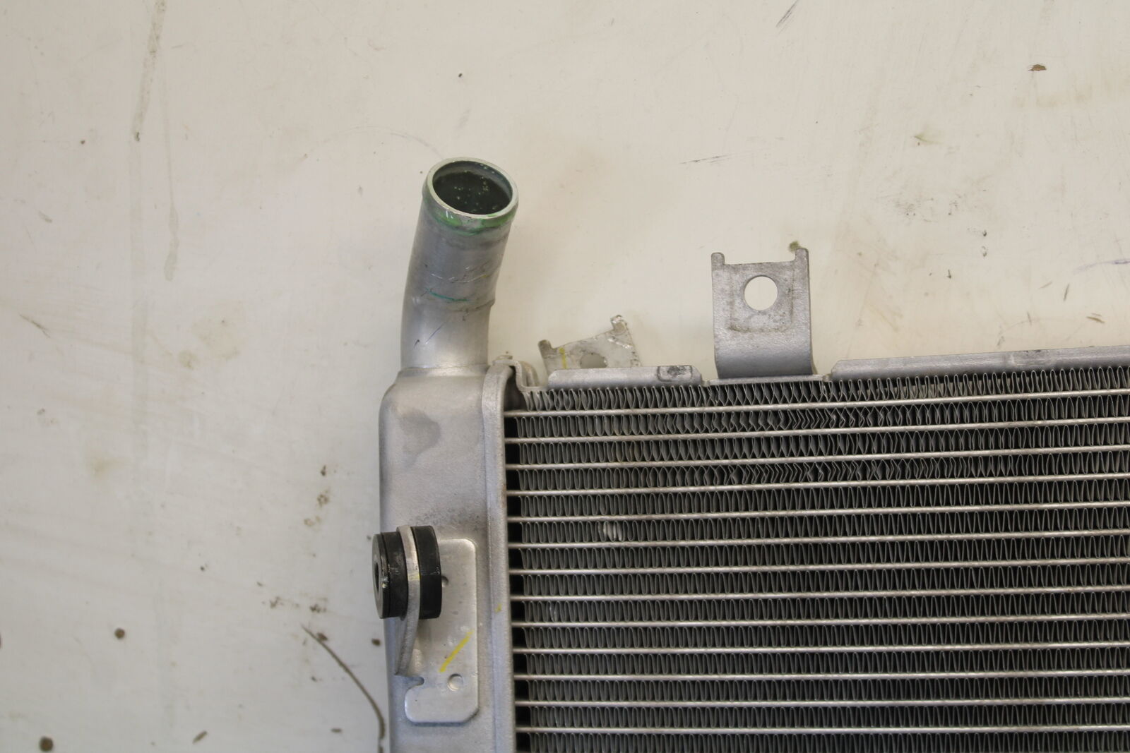 18-23 KAWASAKI NINJA 400 ENGINE RADIATOR MOTOR COOLER COOLING RADIATER BB679