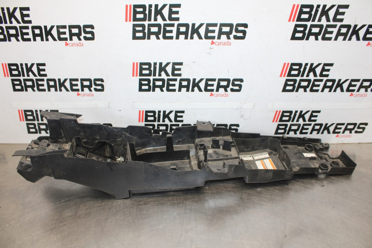 15-17 YAMAHA FJ09 REAR BACK TAIL UNDERTAIL BATTERY TRAY PLASTIC BB906