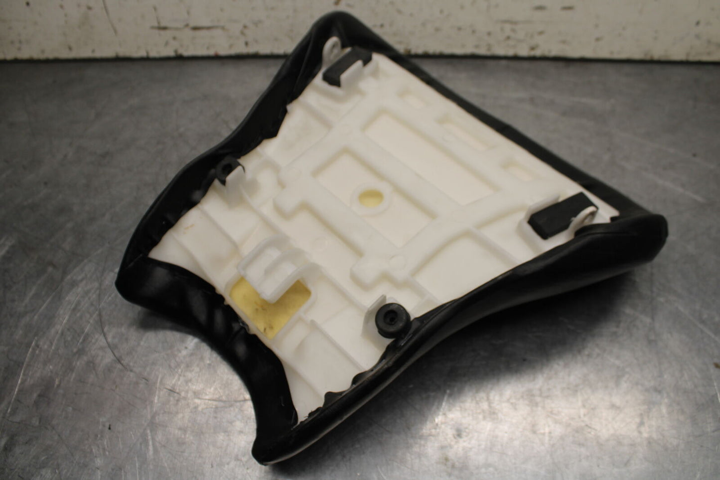 03-06 SUZUKI SV650 AFTERMARKET FRONT DRIVERS SEAT PAD SADDLE PILLION BB392