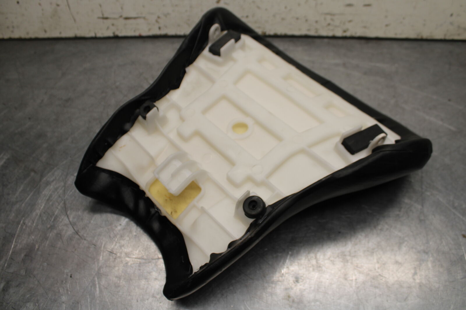 03-06 SUZUKI SV650 AFTERMARKET FRONT DRIVERS SEAT PAD SADDLE PILLION BB392