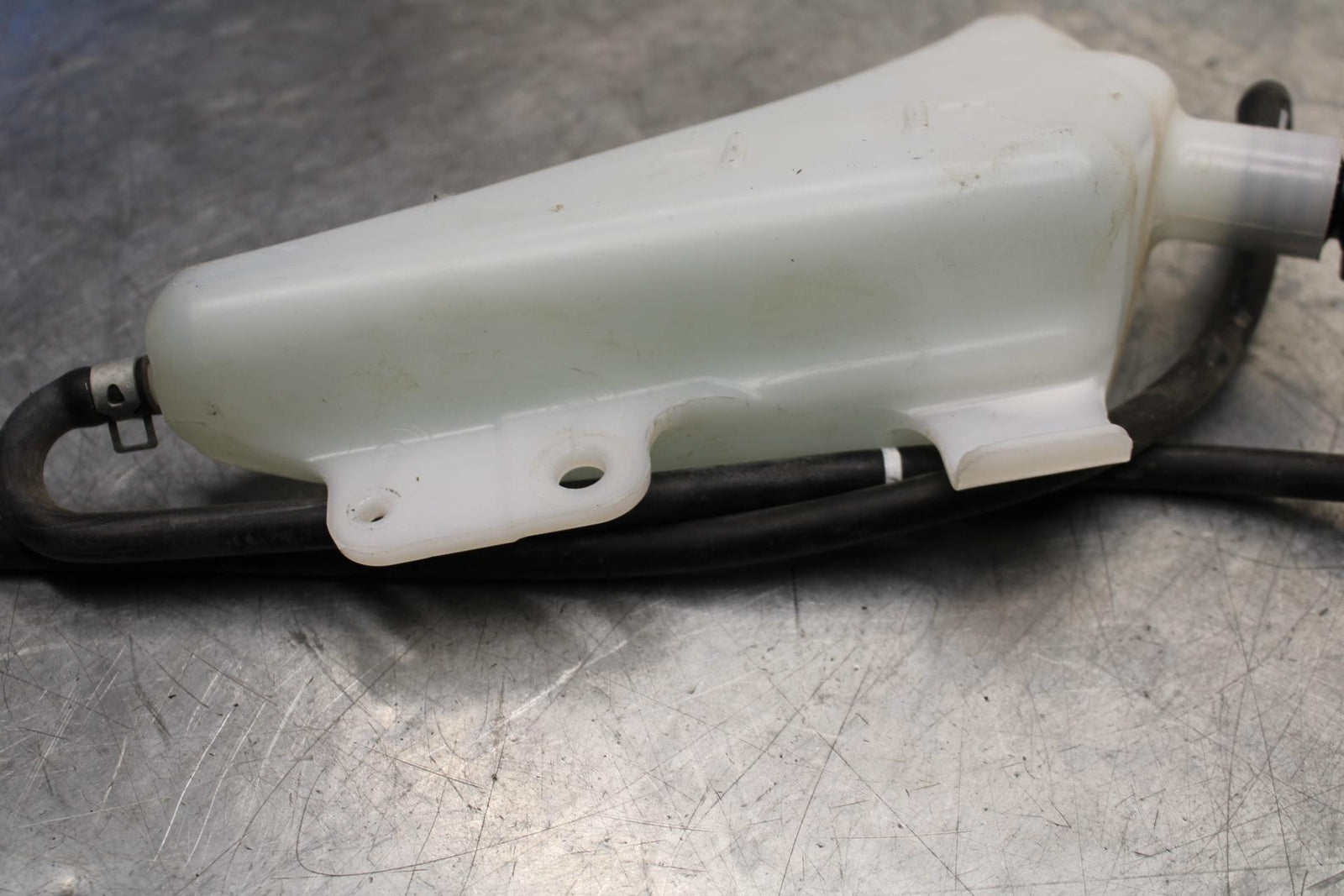 20 SUZUKI GSXR 1000 COOLANT WATER TANK RESERVOIR BOTTLE BB597
