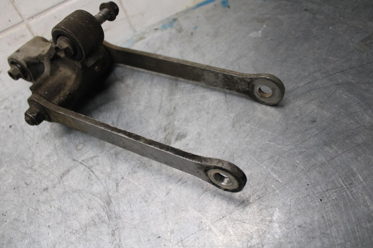 2002 Kawasaki Ninja ZX12R  REAR DOGBONE SHOCK LINKAGE LINK 39007-1302 BB48