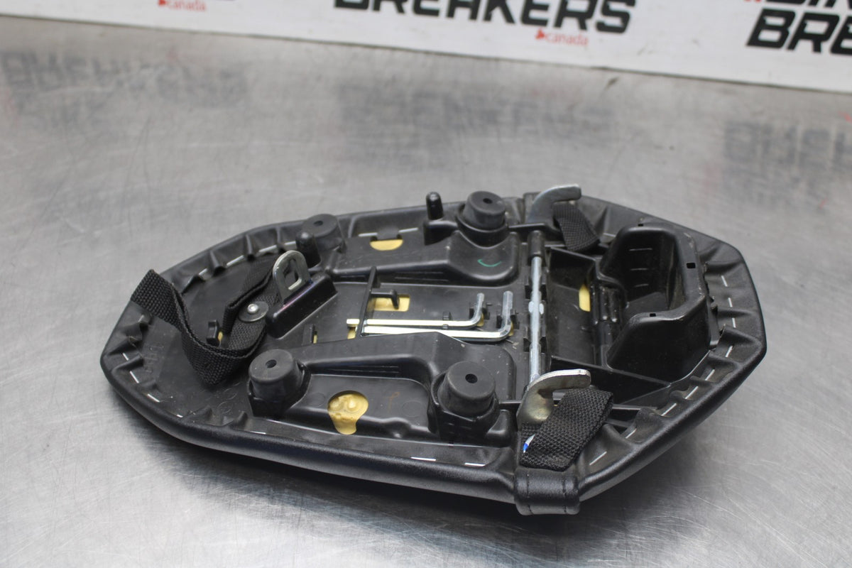 23-24 YAMAHA MT-07 REAR BACK PASSENGER TANDEM SEAT PAD SADDLE PILLION BB927