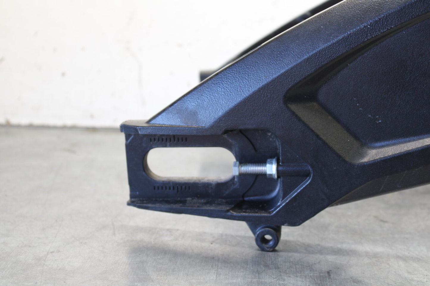 11-24 SUZUKI GSXR750 REAR SWINGARM BACK SUSPENSION SWING ARM  BB687