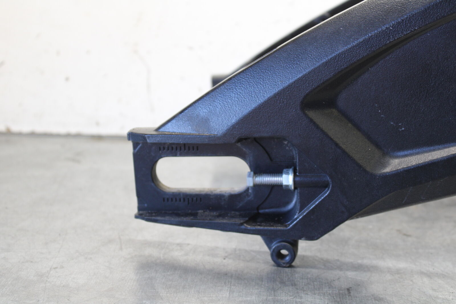 11-24 SUZUKI GSXR750 REAR SWINGARM BACK SUSPENSION SWING ARM  BB687