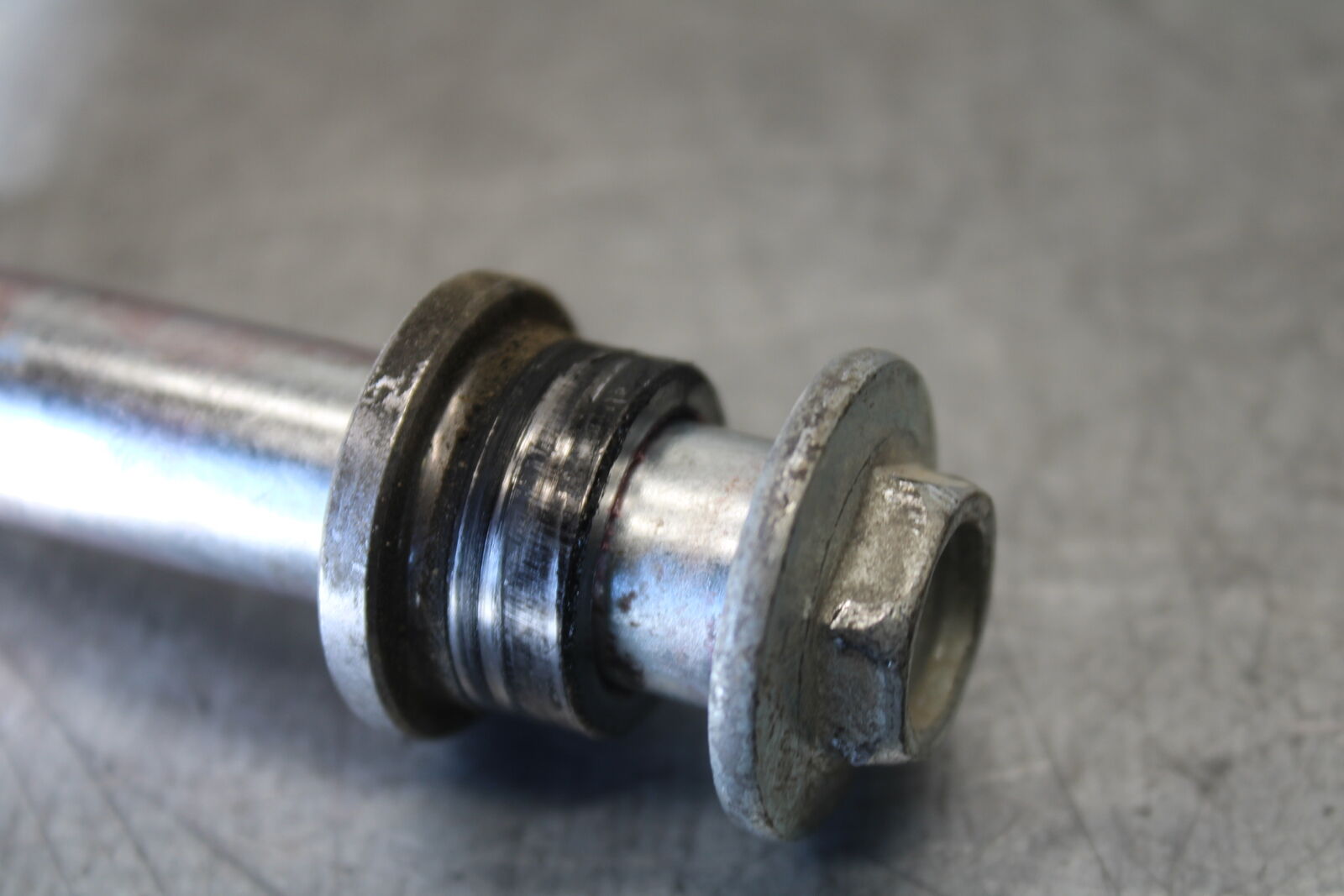 19-22 KAWASAKI Z400 FRONT WHEEL RIM AXLE PIVOT BOLT BB708