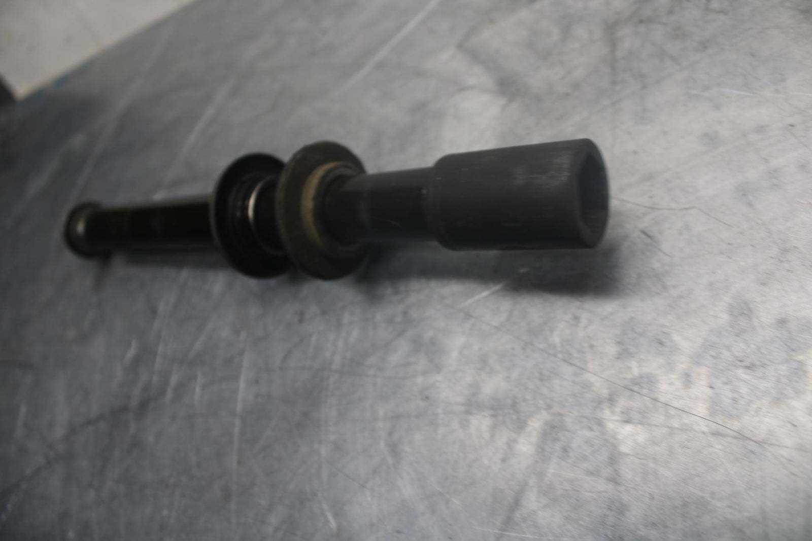 05 YAMAHA YZF R6S FRONT WHEEL RIM AXLE PIVOT BOLT BB462
