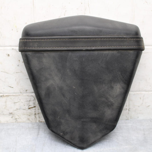 2006 Yamaha YZF R6 REAR BACK PASSENGER TANDEM SEAT PAD SADDLE PILLION BB560