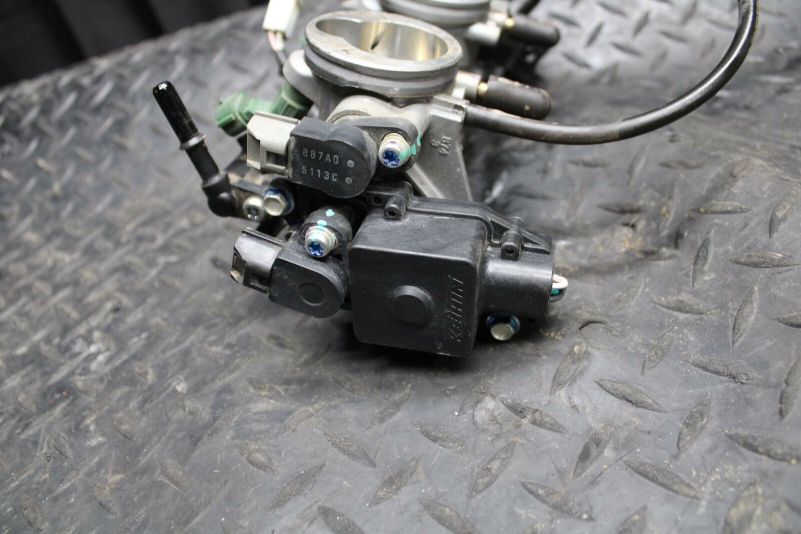 12-17 KAWASAKI NINJA 650 MAIN FUEL INJECTORS / THROTTLE BODIES BB211