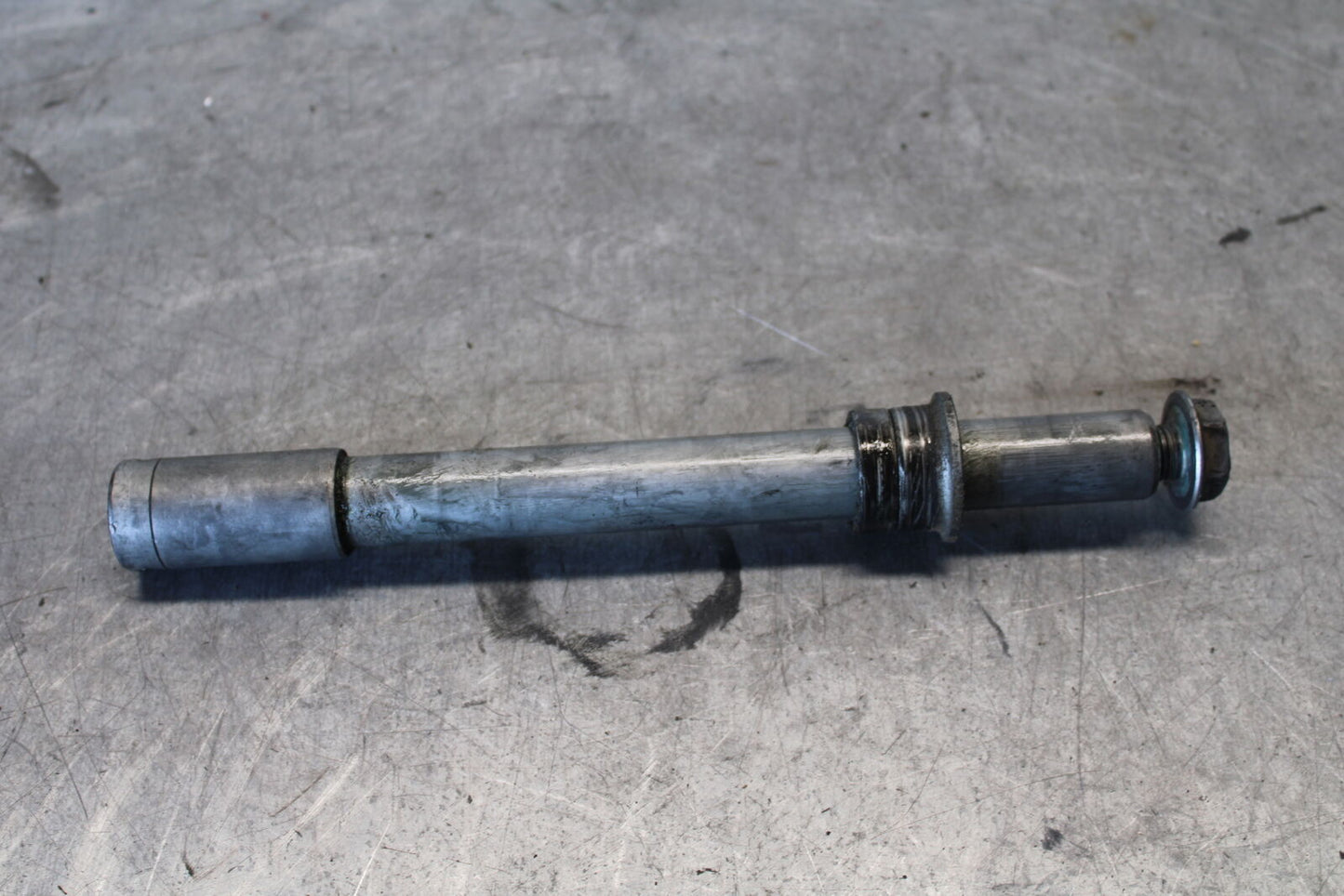 03-04 HONDA CBR600RR FRONT WHEEL RIM AXLE PIVOT BOLT 44301-MEE-000 BB661