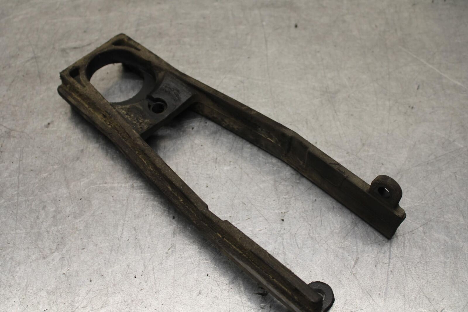 11-23 SUZUKI GSXR 750 SWINGARM CHAIN BUFFER SLIDER GUIDE BB630