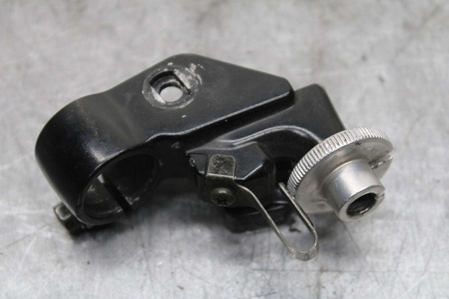 06 YAMAHA YZF R6 CLUTCH LEVER PERCH MOUNT BRACKET BB716