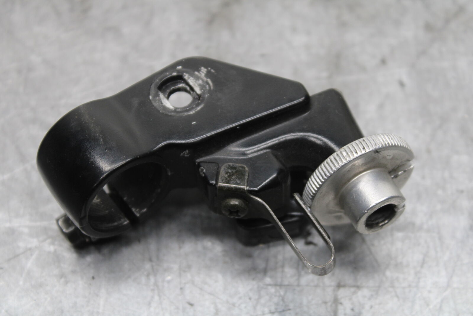 06 YAMAHA YZF R6 CLUTCH LEVER PERCH MOUNT BRACKET BB716
