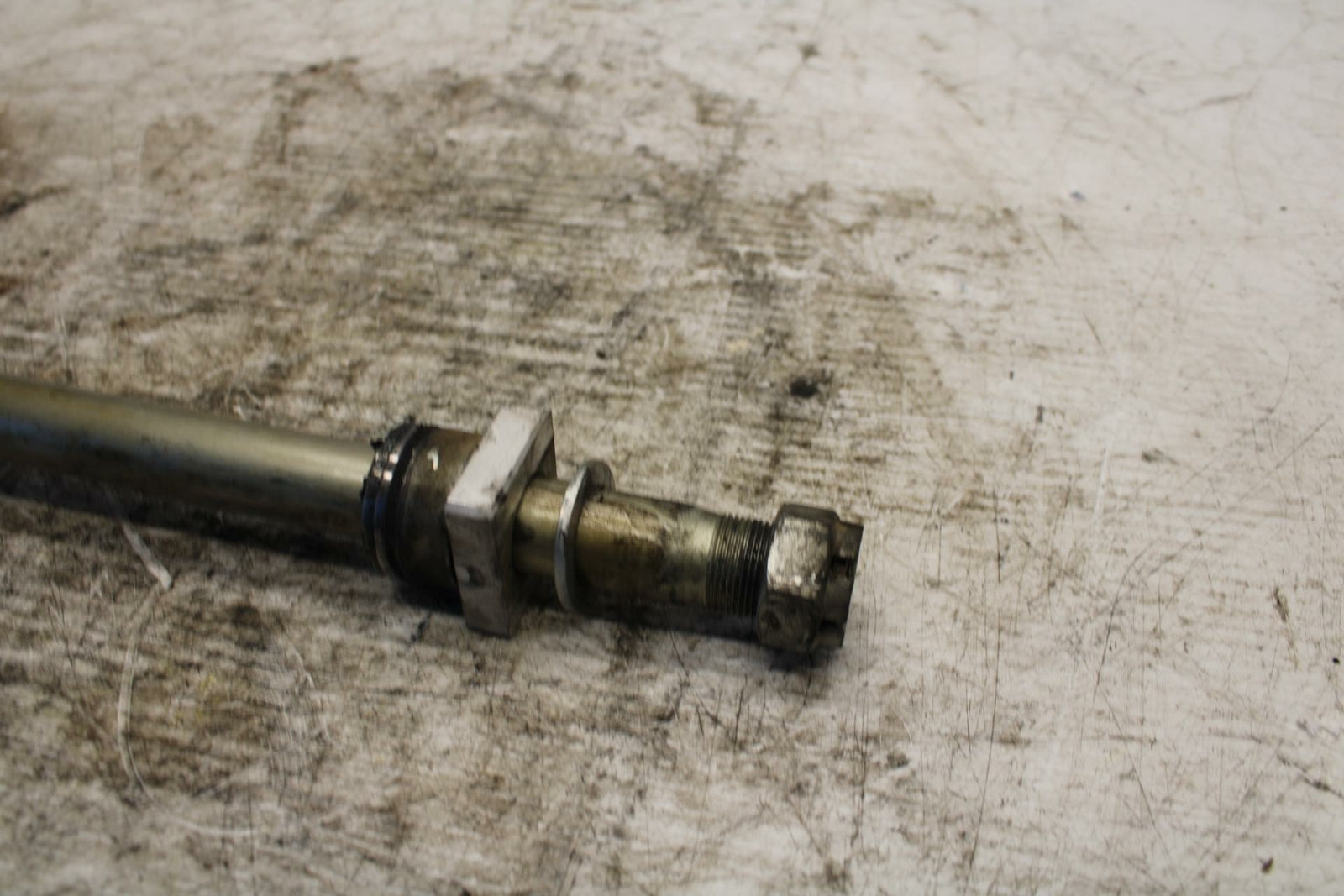  13-18 KAWASAKI NINJA ZX6R REAR AXLE BACK WHEEL RIM PIVOT BOLT AXEL BB311