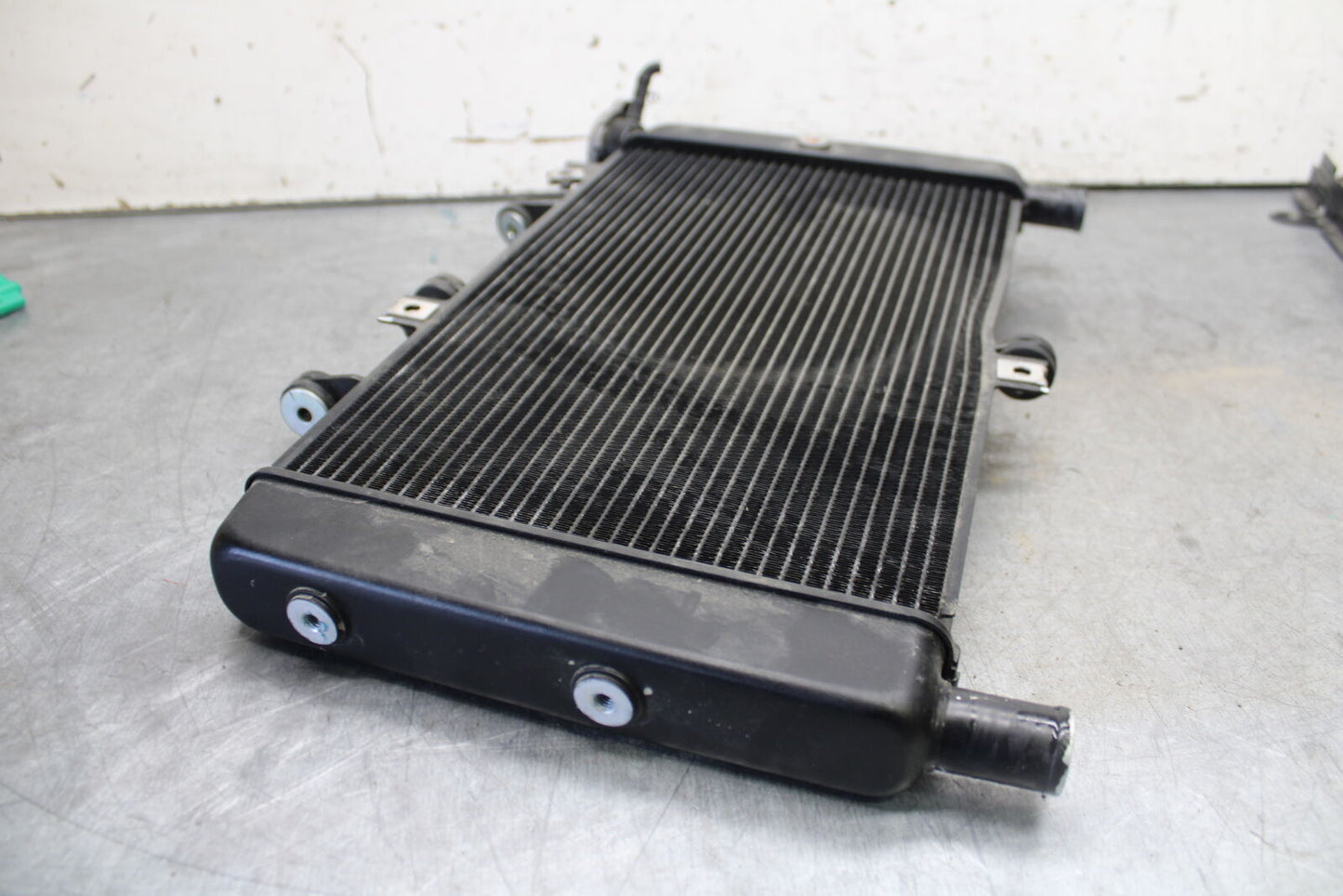 22-24 YAMAHA XSR900 ENGINE RADIATOR MOTOR COOLER COOLING RADIATER  BB683