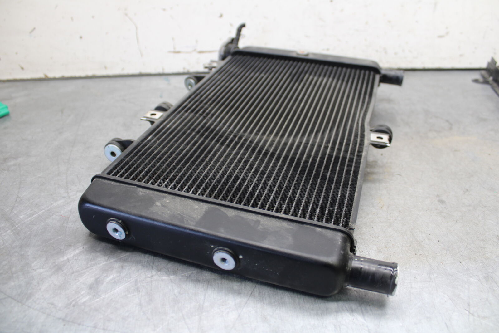 22-24 YAMAHA XSR900 ENGINE RADIATOR MOTOR COOLER COOLING RADIATER  BB683