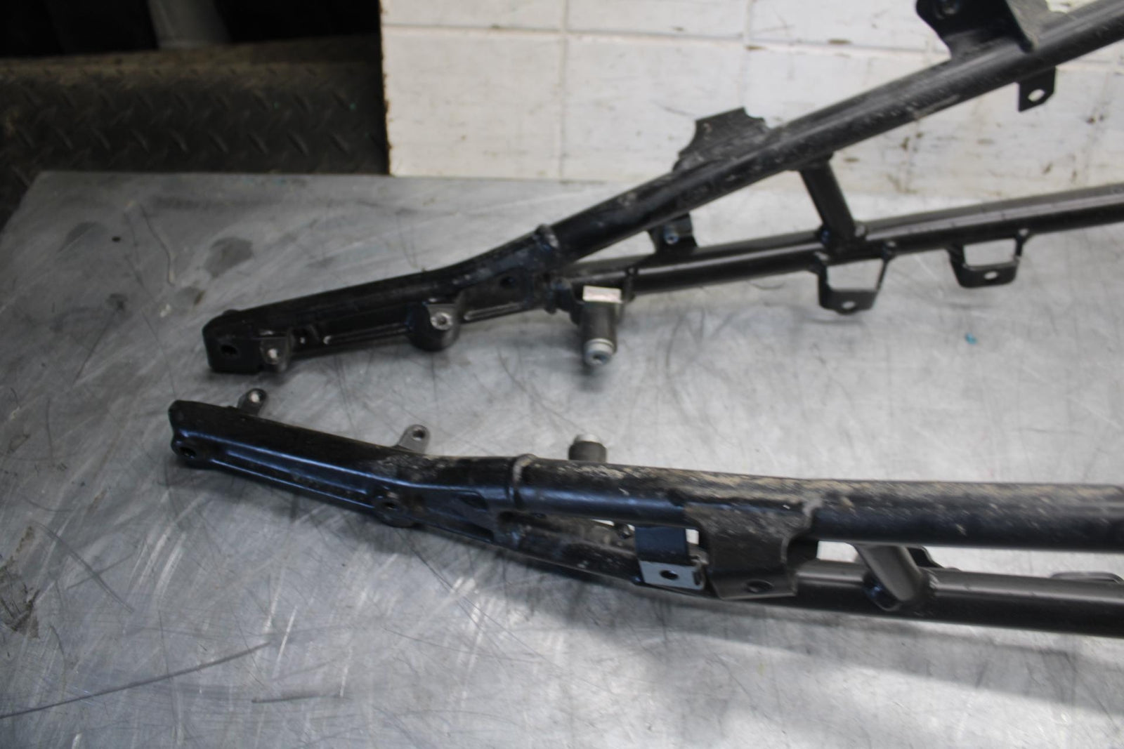 22 KTM 890 ADVENTURE   REAR BACK TAIL SUBFRAME SUB FRAME BB514