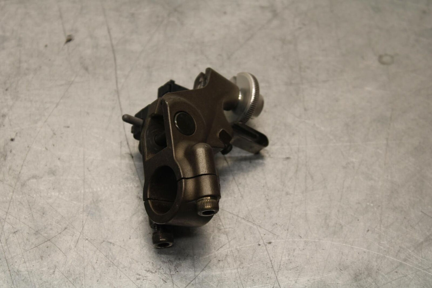 2003 Kawasaki Ninja ZX6RR ZX600K CLUTCH LEVER PERCH MOUNT BRACKET BB66