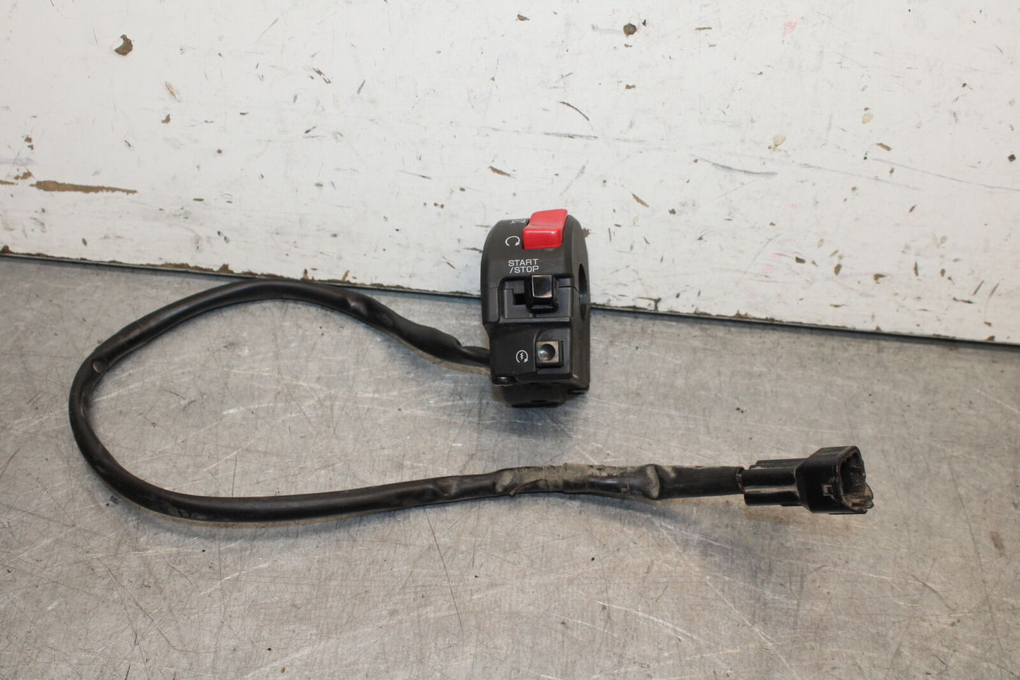16 KAWASAKI NINJA ZX10R RIGHT HANDLE KILL OFF START SWITCH SWITCHES BB650