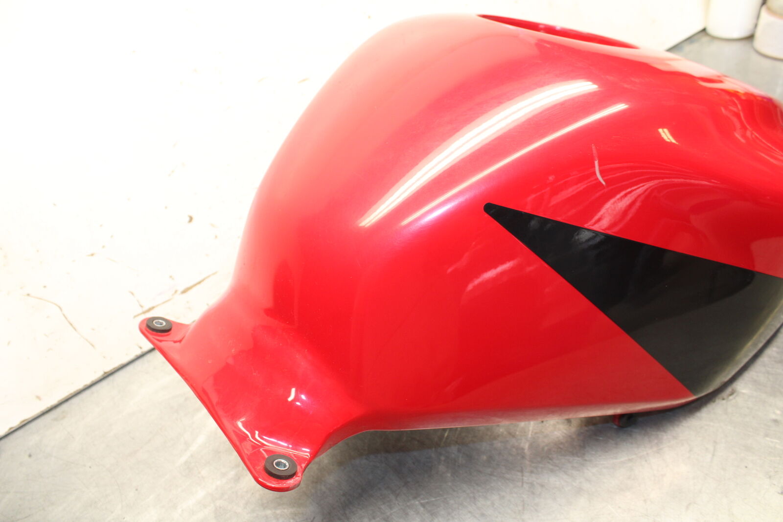 05-06 HONDA CBR600RR GAS TANK FUEL CELL COVER FAIRING COWL BB655