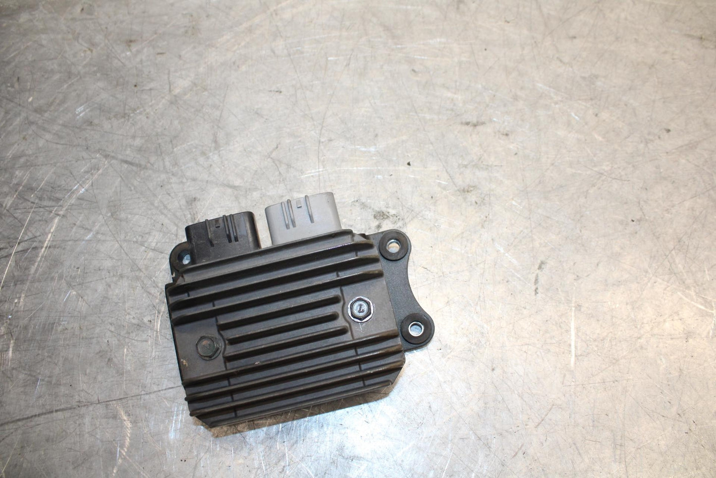 2008 Kawasaki Ninja ZX10R ZX1000E RECTIFIER VOLTAGE REGULATOR 21066-0731 BB524