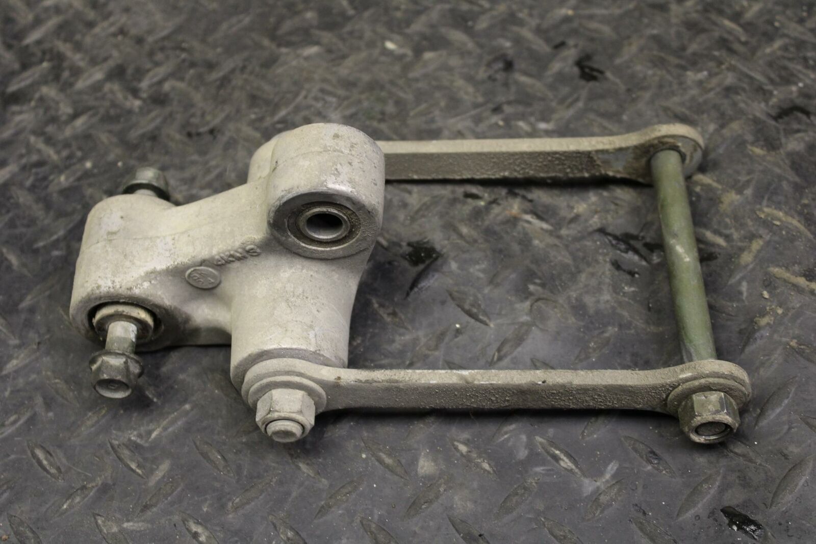 06 YAMAHA V STAR 1100 REAR BACK SHOCK LINK DOGBONE BB184
