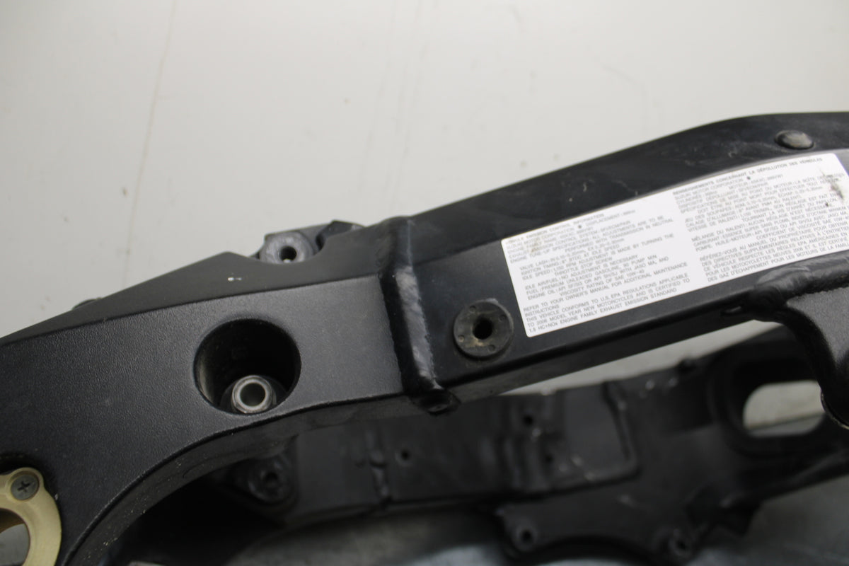 05-06 SUZUKI GSXR1000 FRAME CHASSIS BB677