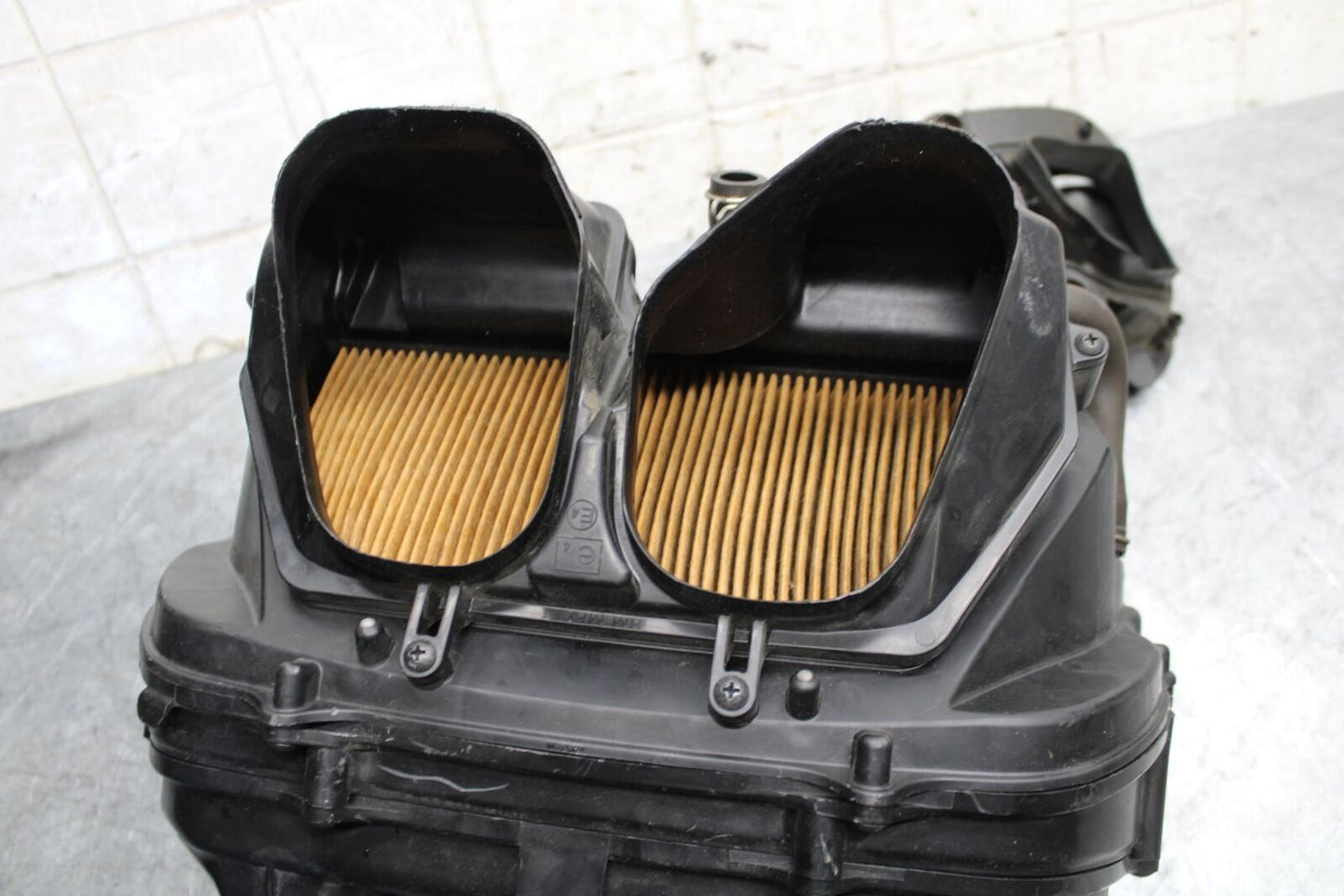 2007 Honda CBR600RR AIRBOX AIR INTAKE FILTER BOX 17220-MFJ-D00  BB542