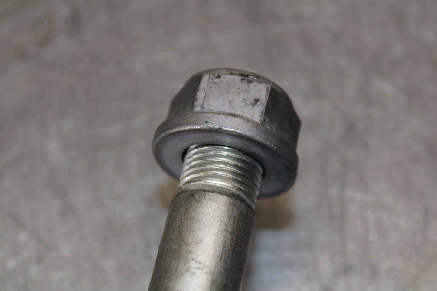 13-15 HONDA CBR500R REAR AXLE BACK WHEEL RIM PIVOT BOLT AXEL BB704