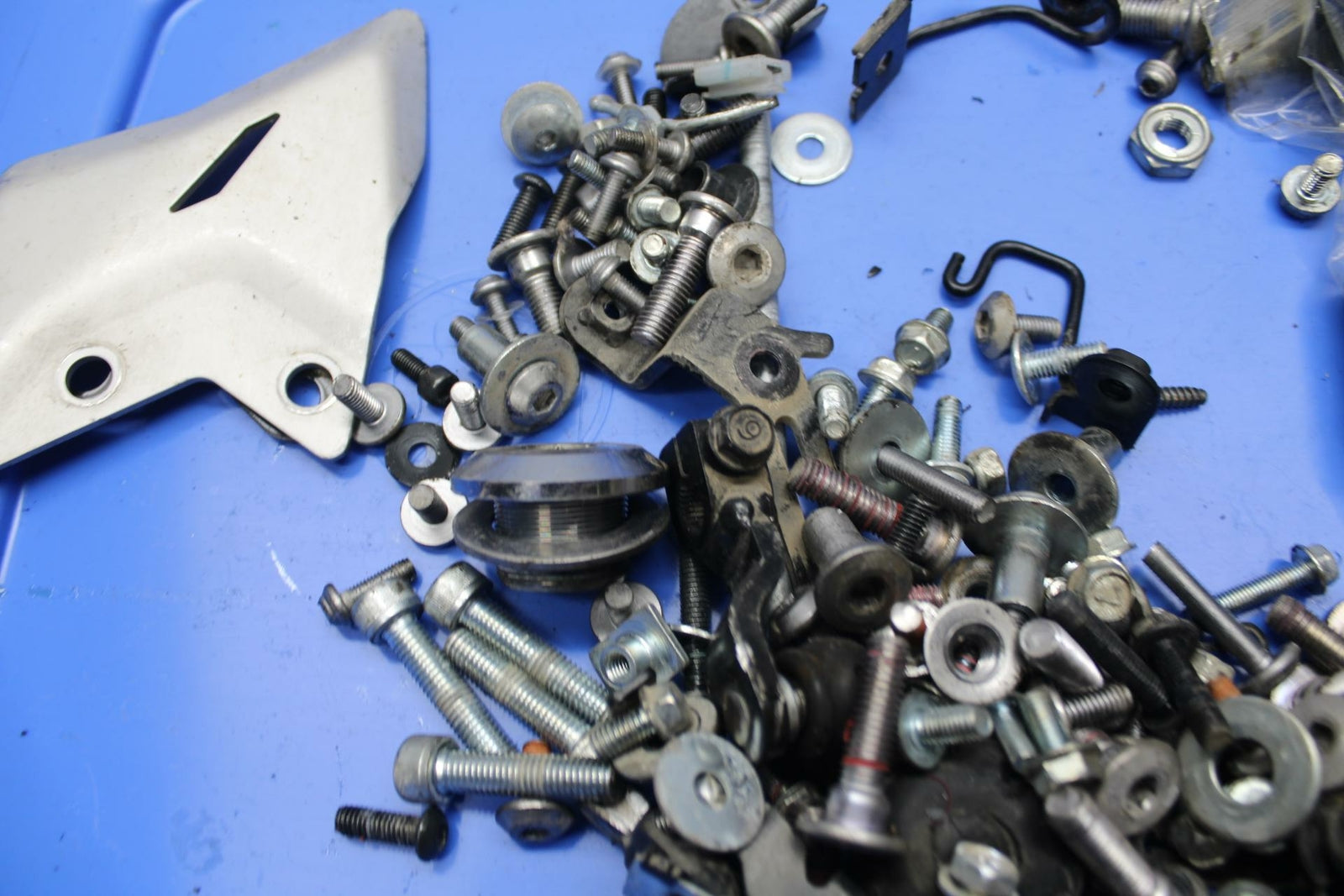 17-20 KAWASAKI NINJA 650 EX650  ENGINE MOUNTING BOLTS HARDWARE LEFTOVER BB277