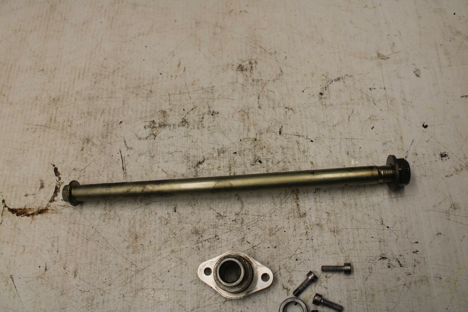 07-16 TRIUMPH STREET TRIPLE REAR BACK SWINGARM BOLT SUSPENSION PIVOT AXLE BB361